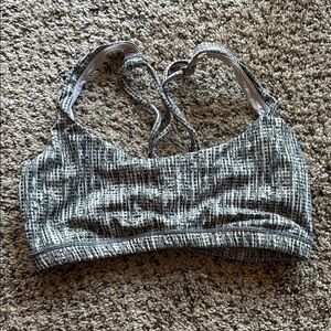 Women's Green and White Patterned Sports Bra size small